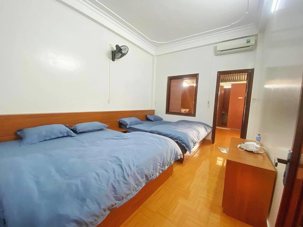 Hang Thuong Hostel - Motorbikes And Tour 河江 外观 照片