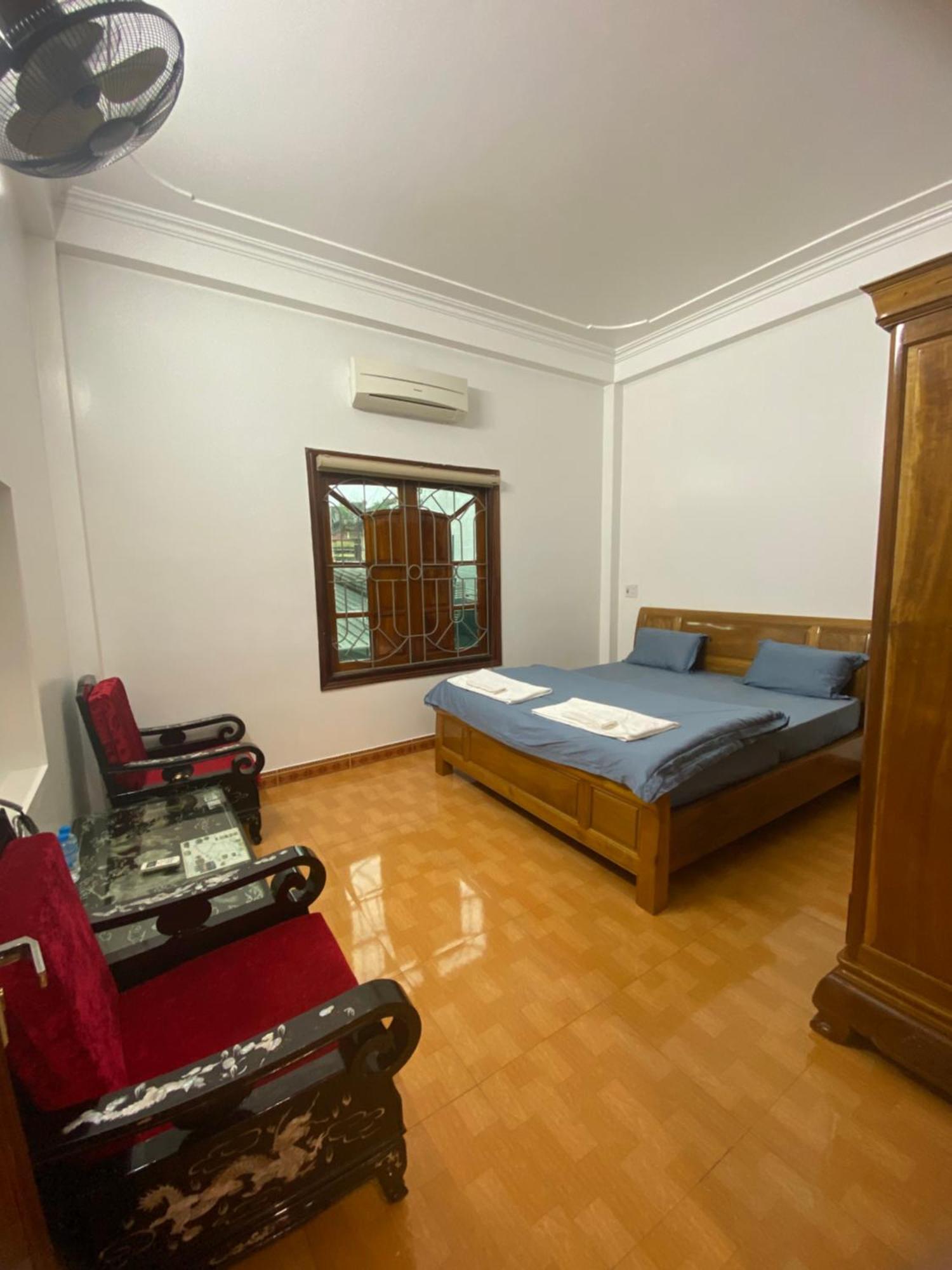 Hang Thuong Hostel - Motorbikes And Tour 河江 外观 照片